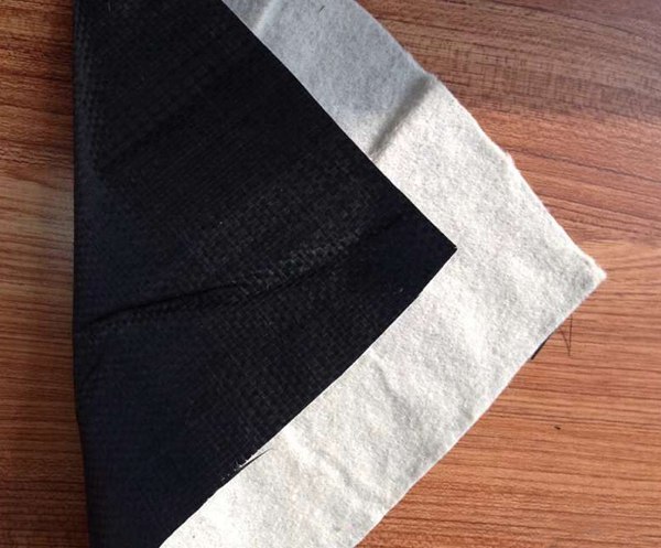 編織布復合加筋土工膜